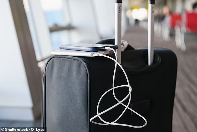 Chuyên gia bảo mật: Sạc smartphone tại sân bay cực kỳ nguy hiểm!