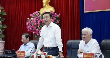 Phó Thủ tướng Trần Hồng Hà: Phát triển năng lượng mặt trời cần đảm bảo an toàn hệ thống điện Phó Thủ tướng Trần Hồng Hà: Phát triển năng lượng mặt trời cần đảm bảo an toàn hệ thống điện