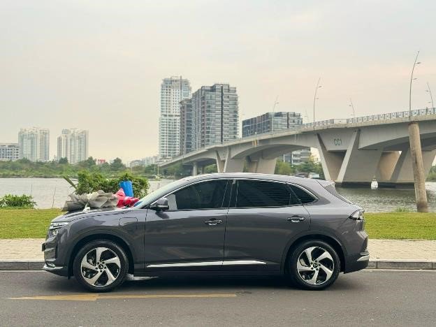 Du xuân trên chiếc VF 8 Eco mới tới Nha Trang, chị Nga Nguyễn rất hài lòng về độ phủ trạm sạc (Nguồn: Facebook Nguyen Thi Le Nga).