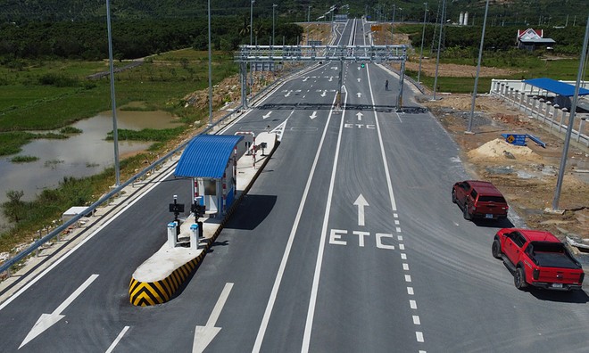 Cao tốc Nha Trang- Cam Lâm thu phí từ 26-4, cao nhất 311.000 đồng/lượt