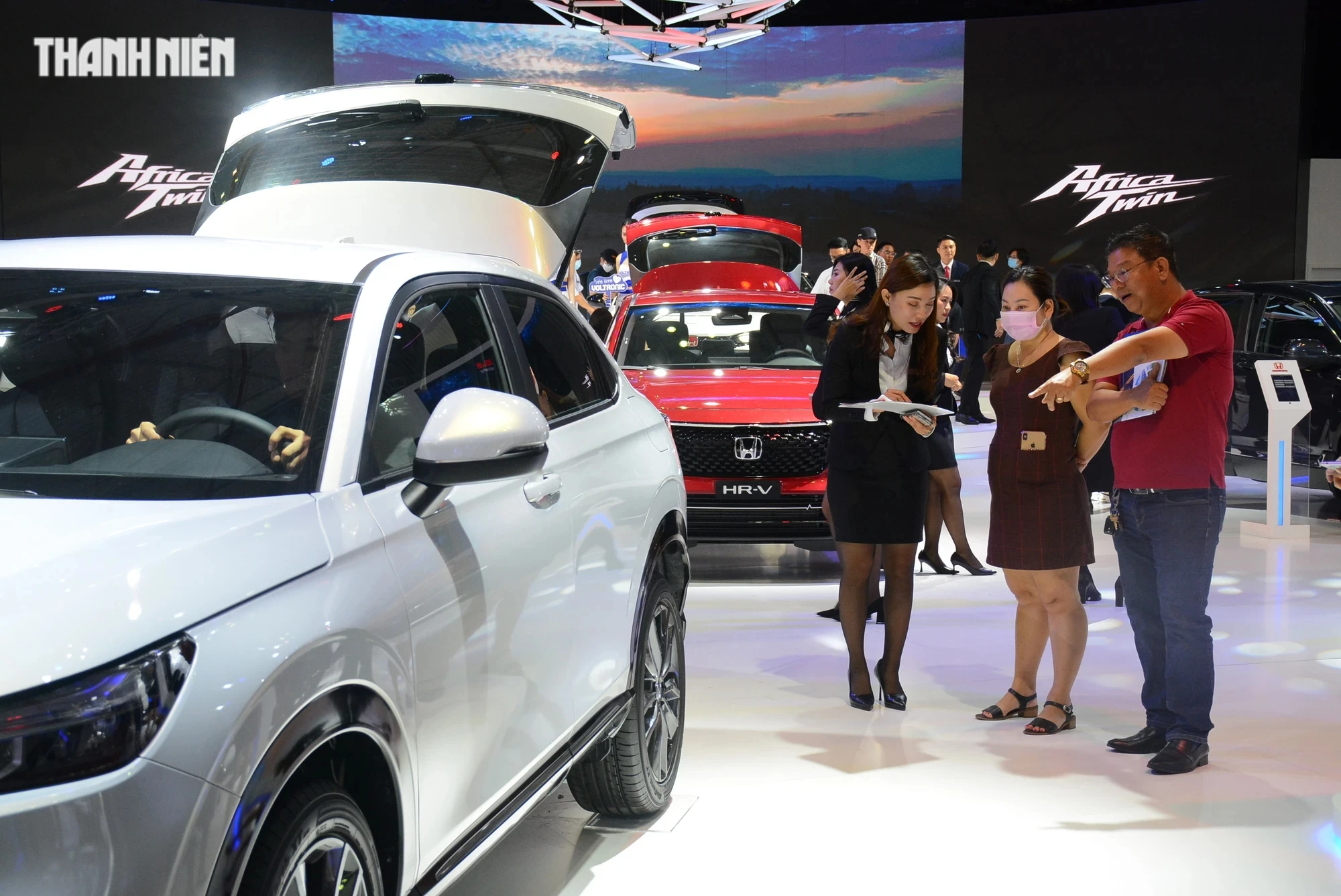 Người Việt tiêu thụ gần 32.000 ô tô mới, xe thương hiệu nào được mua nhiều nhất?- Ảnh 2. Tính đến hết quý 1/2024, tổng lượng ô tô bán ra trên thị trường vẫn thấp hơn 17% so với cùng kỳ năm 2023