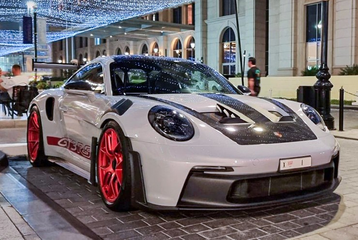 Độc lạ biển số đắt gấp 19 lần xe thể thao Porsche tiền tỷ