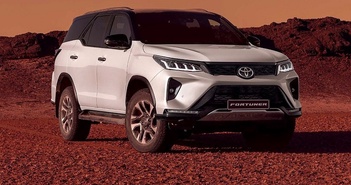 Ra mắt Toyota Fortuner hybrid đầu tiên trên thế giới: Mạnh mẽ và tiết kiệm hơn Ra mắt Toyota Fortuner hybrid đầu tiên trên thế giới: Mạnh mẽ và tiết kiệm hơn