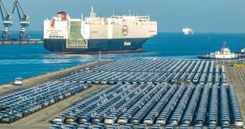 Ô tô Trung Quốc tồn kho gây tắc nghẽn cảng biển ở châu Âu