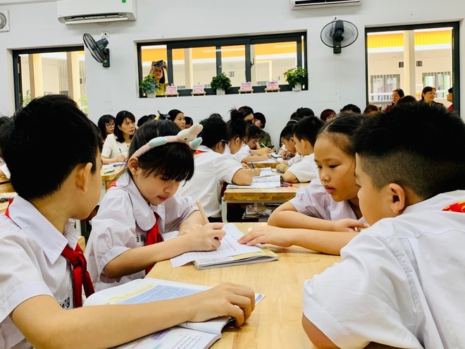 Hơn 1.500 cán bộ, giáo viên tiểu học Hà Nội được tập huấn triển khai học bạ số