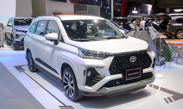 Toyota Veloz Cross với hai phiên bản được Toyota Việt Nam (TMV) giảm giá từ 20 - 38 triệu đồng, đưa giá niêm yết mới về mức 638 - 660 triệu đồng
