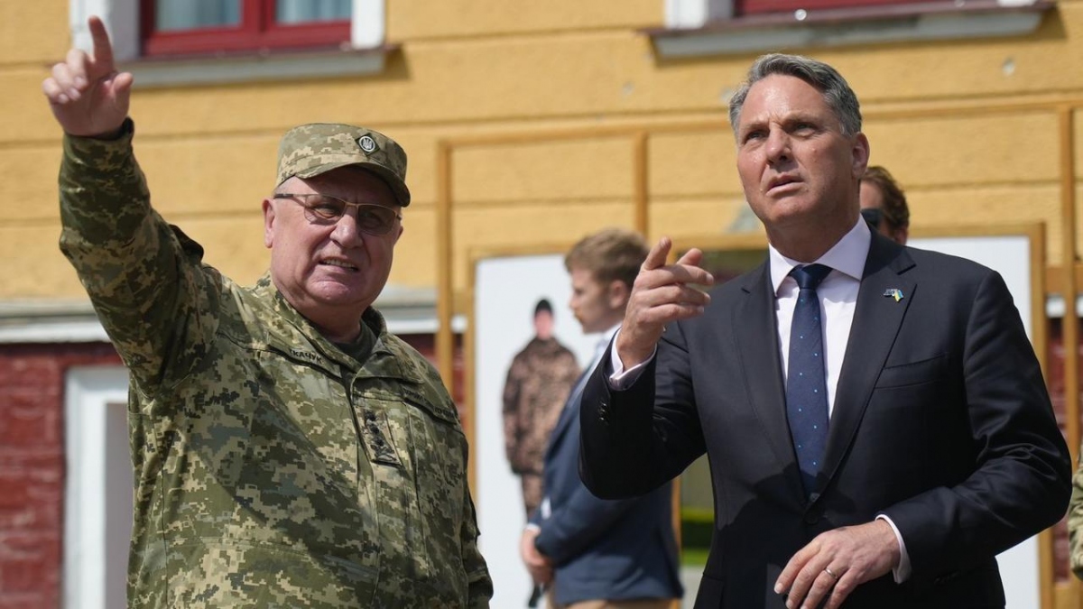 Phó Thủ tướng, Bộ trưởng Quốc phòng Australia thăm Ukraine