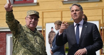 Phó Thủ tướng, Bộ trưởng Quốc phòng Australia thăm Ukraine
