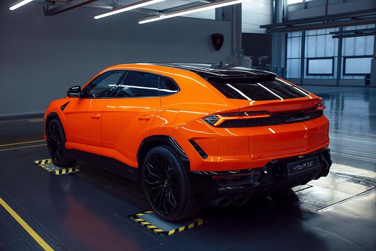 Lamborghini Urus SE chào sân các đại gia Việt với giá bán gần 14,8 tỷ đồng - 6