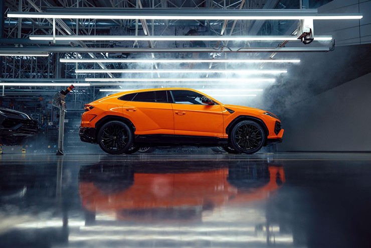 Lamborghini Urus SE chào sân các đại gia Việt với giá bán gần 14,8 tỷ đồng - 4