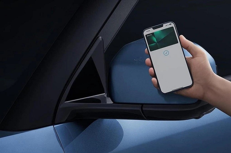 BYD Shark sử dụng công nghệ kết nối không dây tầm ngắn (NFC) để kết nối xe với điện thoại thông minh, cho phép người dùng khóa/mở khóa cửa và khởi động xe bằng cách đưa điện thoại vào gần gương cửa