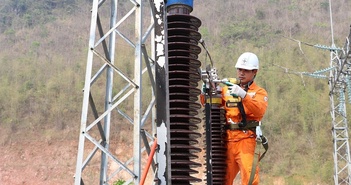 Tiêu thụ điện lên mức kỷ lục, EVN kêu gọi khách hàng triệt để tiết kiệm điện Tiêu thụ điện lên mức kỷ lục, EVN kêu gọi khách hàng triệt để tiết kiệm điện