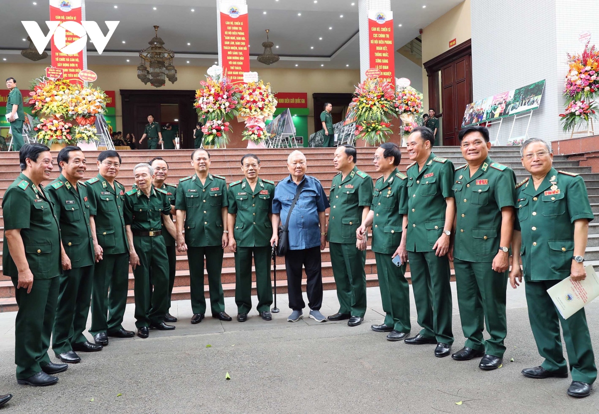 cuc chinh tri bo doi bien phong don nhan huan chuong bao ve to quoc hang nhat hinh anh 5