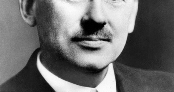 Robert Goddard: Cha đẻ của ngành tên lửa hiện đại, tin rằng mây là chủng tộc người ngoài hành tinh ký sinh đang gây rắc rối cho nhân loại Robert Goddard: Cha đẻ của ngành tên lửa hiện đại, tin rằng mây là chủng tộc người ngoài hành tinh ký sinh đang gây rắc rối cho nhân loại