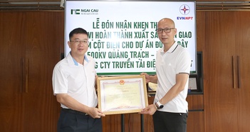 Khen thưởng đơn vị đầu tiên hoàn thành sản xuất cột thép Dự án đường dây 500kV mạch 3 Khen thưởng đơn vị đầu tiên hoàn thành sản xuất cột thép Dự án đường dây 500kV mạch 3