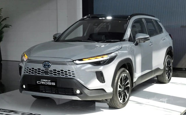 Toyota Corolla Cross 2024 bản nâng cấp mở bán trong bối cảnh vị thế mẫu xe này ở nhóm B-SUV tại Việt Nam đang bị 