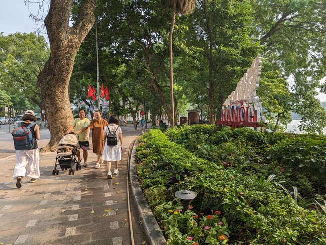 Hà Nội dự kiến cấm tổ chức hội chợ, sự kiện thể thao đông người ở phố đi bộ Hồ Gươm