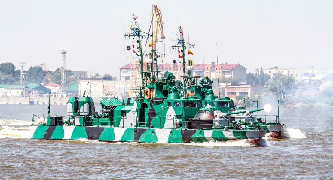 Nga trang bị hàng loạt tàu tuần tra gắn tháp pháo xe tăng cho Hạm đội Dnieper