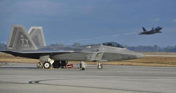 Tiêm kích tàng hình F-22 của Mỹ làm được gì trong đòn không kích Syria? Tiêm kích tàng hình F-22 của Mỹ làm được gì trong đòn không kích Syria?