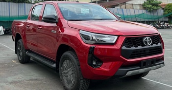 Giá hơn 700 triệu đồng, Toyota Hilux 2024 bản tiêu chuẩn số tự động có đáng mua? Giá hơn 700 triệu đồng, Toyota Hilux 2024 bản tiêu chuẩn số tự động có đáng mua?