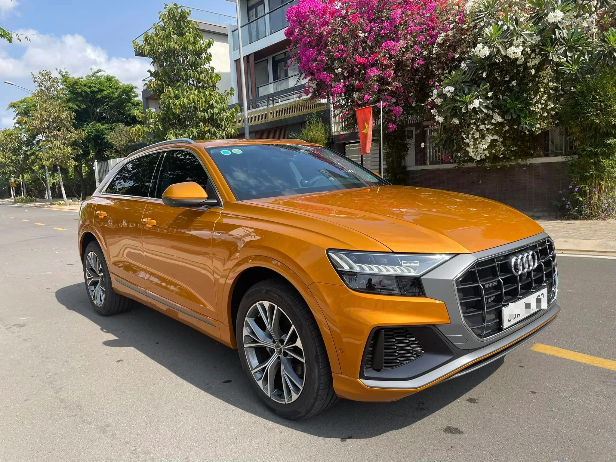 Một chiếc Audi Q8 đã qua sử dụng vài tháng rao giá 3,78 tỉ đồng