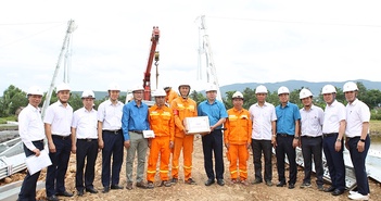 Công đoàn Điện lực Việt Nam động viên các đơn vị tham gia thi công Dự án đường dây 500kV mạch 3 Công đoàn Điện lực Việt Nam động viên các đơn vị tham gia thi công Dự án đường dây 500kV mạch 3