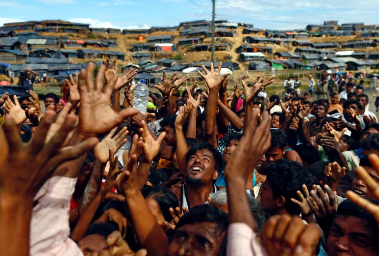 giao tranh ác liệt tại rakhine, hàng chục nghìn người rohingya phải di dời hình ảnh 1 giao tranh ac liet tai rakhine, hang chuc nghin nguoi rohingya phai di doi hinh anh 1