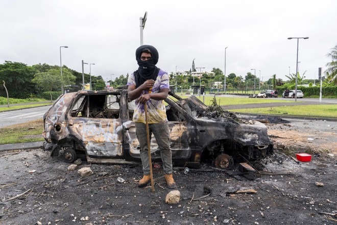 Một ô tô bị đốt cháy tại thủ phủ Noumea của New Caledonia