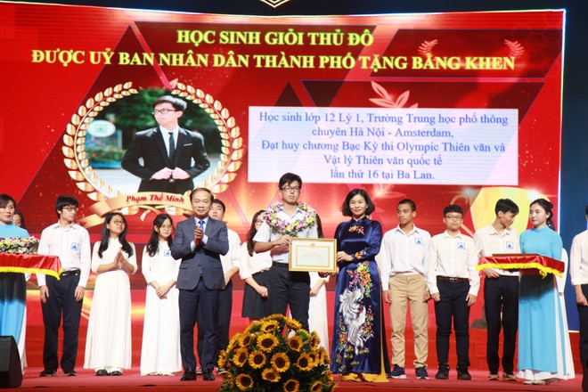 Hà Nội tuyên dương gương học sinh xuất sắc của Thủ đô năm học 2023-2024