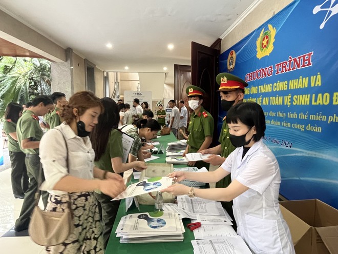 Chương trình khám sức khỏe cho đoàn viên CATP Hà Nội