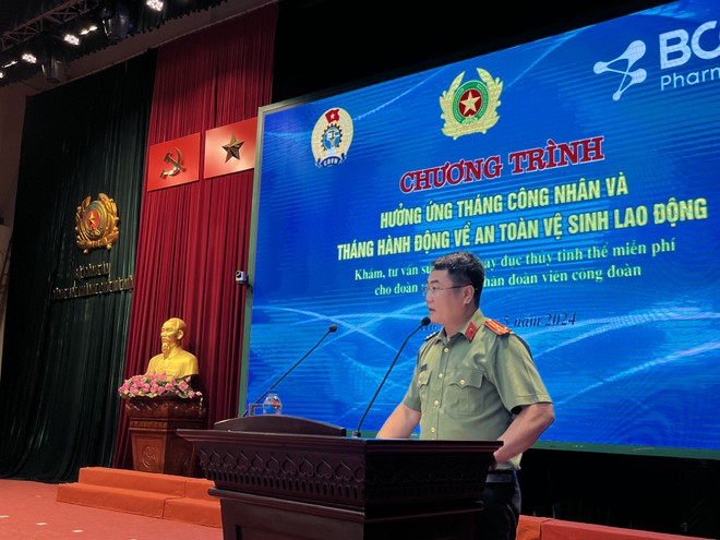 Thượng tá Lương Đức Hải - Trưởng Ban Công đoàn CATP Hà Nội phát biểu hưởng ứng