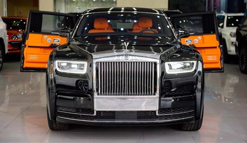 Xe siêu sang Rolls-Royce Phantom VIII chào giá 63,5 tỷ đồng tại Việt Nam