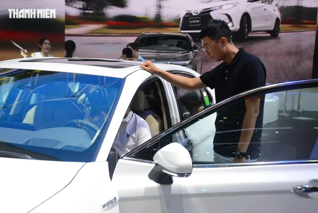 Tồn kho, khó bán nhiều mẫu ô tô tại Việt Nam giảm giá cả trăm triệu đồng