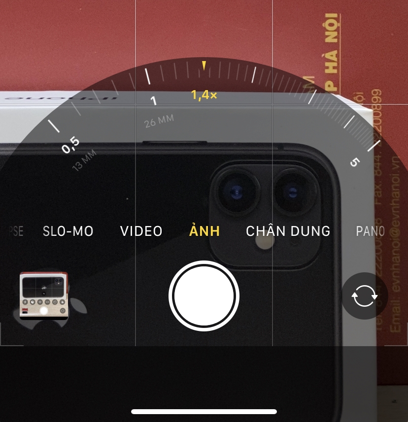 Phóng to và thu nhỏ camera trên iPhone 11