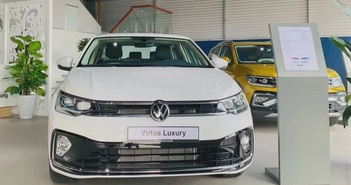 Sedan hạng B giá cao nhất Việt Nam giảm tới vài trăm triệu đồng Sedan hạng B giá cao nhất Việt Nam giảm tới vài trăm triệu đồng
