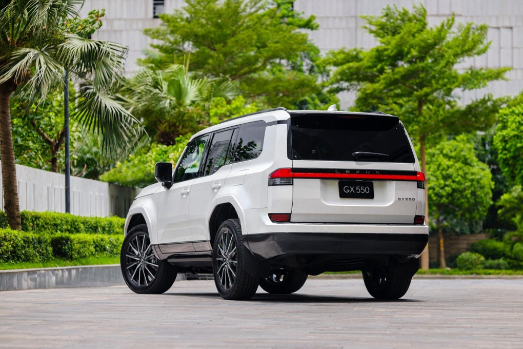 Lexus GX 2024 chốt giá từ 6,2 tỷ đồng, thêm lựa chọn cho đại gia Việt - 2 Lexus GX 2024 chốt giá từ 6,2 tỷ đồng, thêm lựa chọn cho đại gia Việt - 2