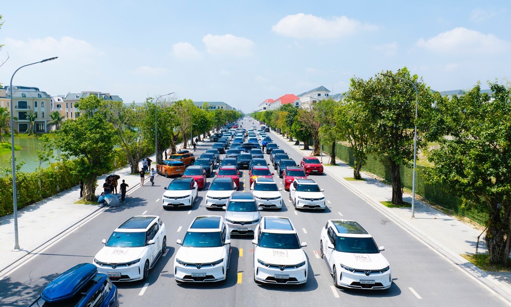 333 xe VinFast VF 9 trên hành trình hơn 100km - 1 333 xe VinFast VF 9 trên hành trình hơn 100km - 1