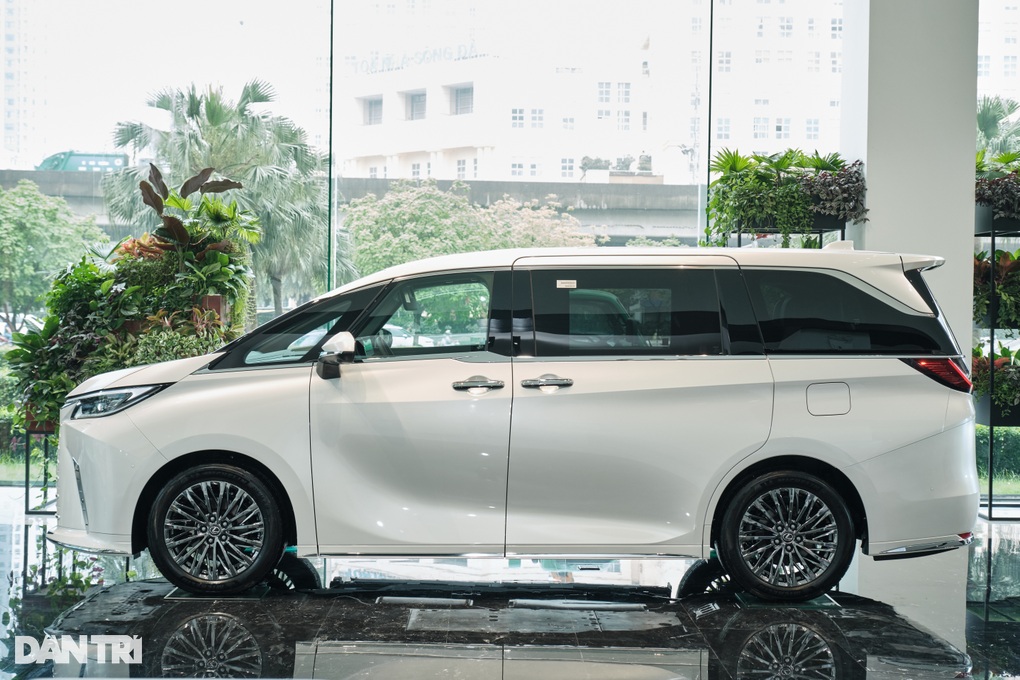 Giá 8,71 tỷ đồng, chuyên cơ mặt đất Lexus LM 500h 4 chỗ có gì đặc biệt? - 3 Giá 8,71 tỷ đồng, chuyên cơ mặt đất Lexus LM 500h 4 chỗ có gì đặc biệt? - 3