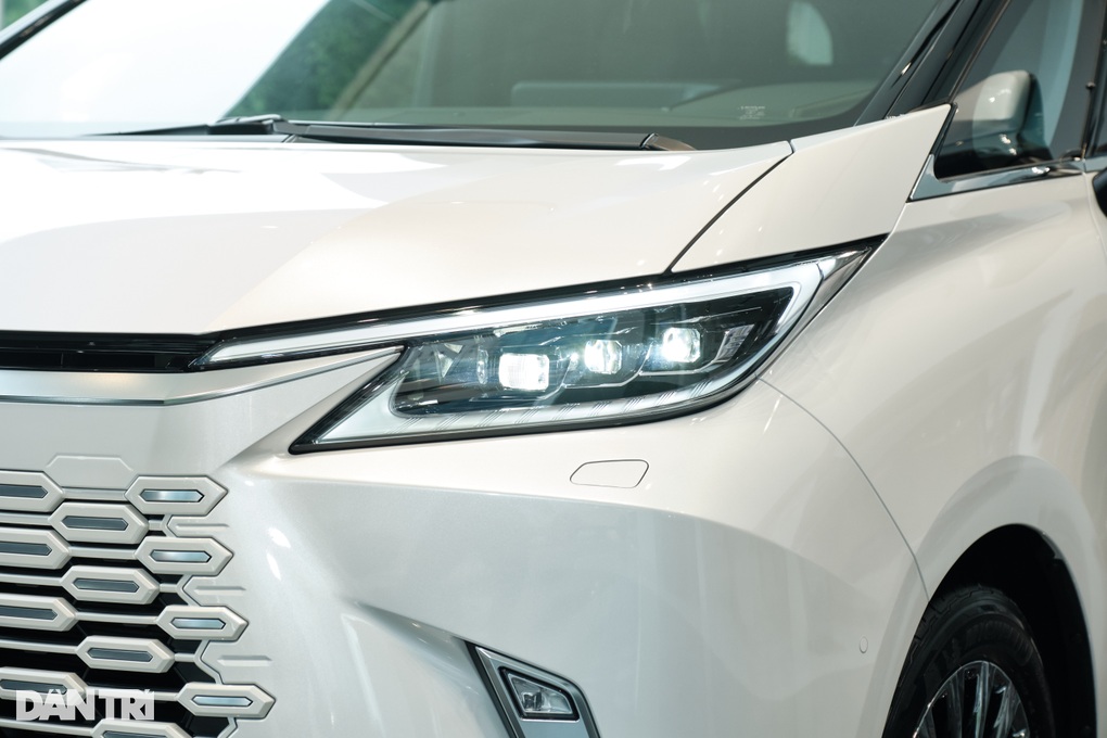 Giá 8,71 tỷ đồng, chuyên cơ mặt đất Lexus LM 500h 4 chỗ có gì đặc biệt? - 4 Giá 8,71 tỷ đồng, chuyên cơ mặt đất Lexus LM 500h 4 chỗ có gì đặc biệt? - 4