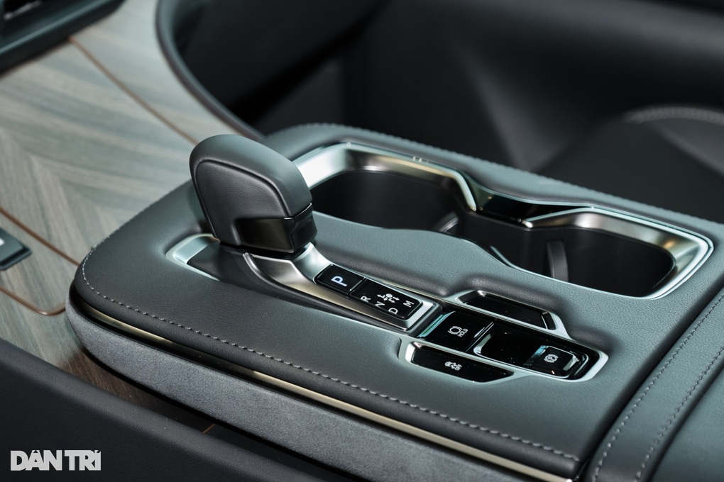 Giá 8,71 tỷ đồng, chuyên cơ mặt đất Lexus LM 500h 4 chỗ có gì đặc biệt? - 12 Giá 8,71 tỷ đồng, chuyên cơ mặt đất Lexus LM 500h 4 chỗ có gì đặc biệt? - 12