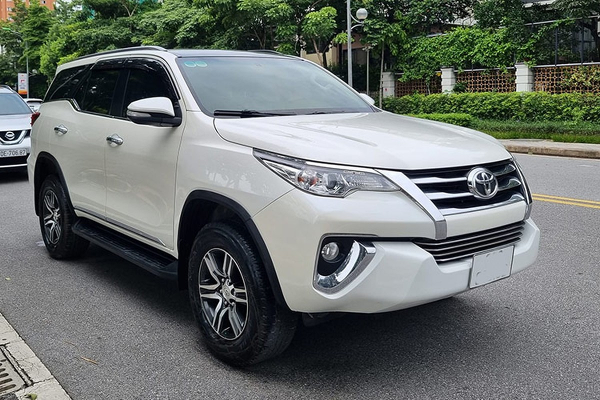 Toyota Fortuner "thánh lật" bán lỗ 700 triệu đồng sau 7 năm