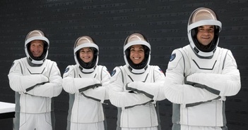 Sứ mệnh đầu tiên đưa dân thường đi bộ ngoài không gian của Polaris Daw Sứ mệnh đầu tiên đưa dân thường đi bộ ngoài không gian của Polaris Daw
