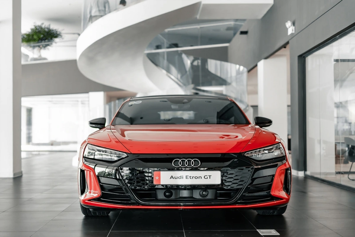 Audi e-tron GT và RS e-tron GT bị triệu hồi tại Việt Nam vì lỗi pin cao áp