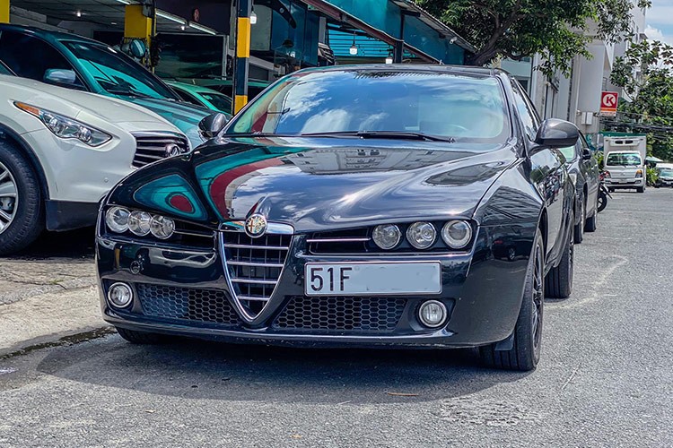 Chiếc Alfa Romeo 159 JTS "siêu hiếm" bán chỉ 700 triệu ở Sài thành