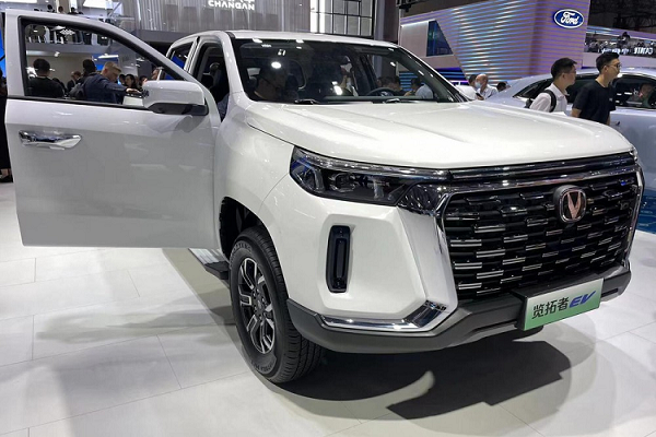 "Soi" Changan Lantuo EV - chiếc xe bán tải không tốn 1 giọt xăng dầu