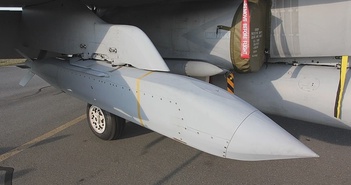 Hé lộ loại bom lượn Mỹ sắp trang bị cho Ukraine đủ sức làm tê liệt cả sân bay Hé lộ loại bom lượn Mỹ sắp trang bị cho Ukraine đủ sức làm tê liệt cả sân bay