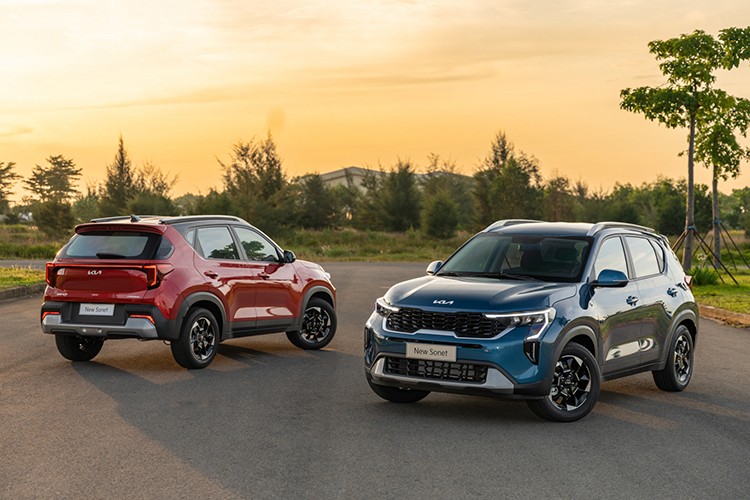 KIA Sonet thống lĩnh phân khúc SUV cỡ A, bỏ xa Toyota Raize