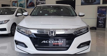 Đấu Toyota Camry, Honda Accord tại Việt Nam giảm tới 220 triệu đồng Đấu Toyota Camry, Honda Accord tại Việt Nam giảm tới 220 triệu đồng