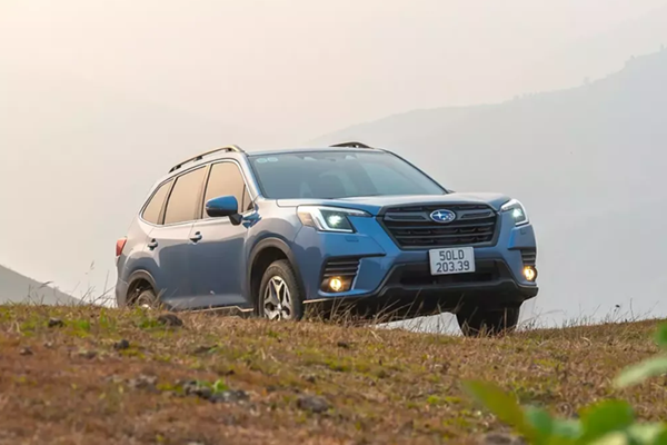 Subaru Forester "đại hạ giá" tới 230 triệu, vẫn khó đấu Mazda CX-5