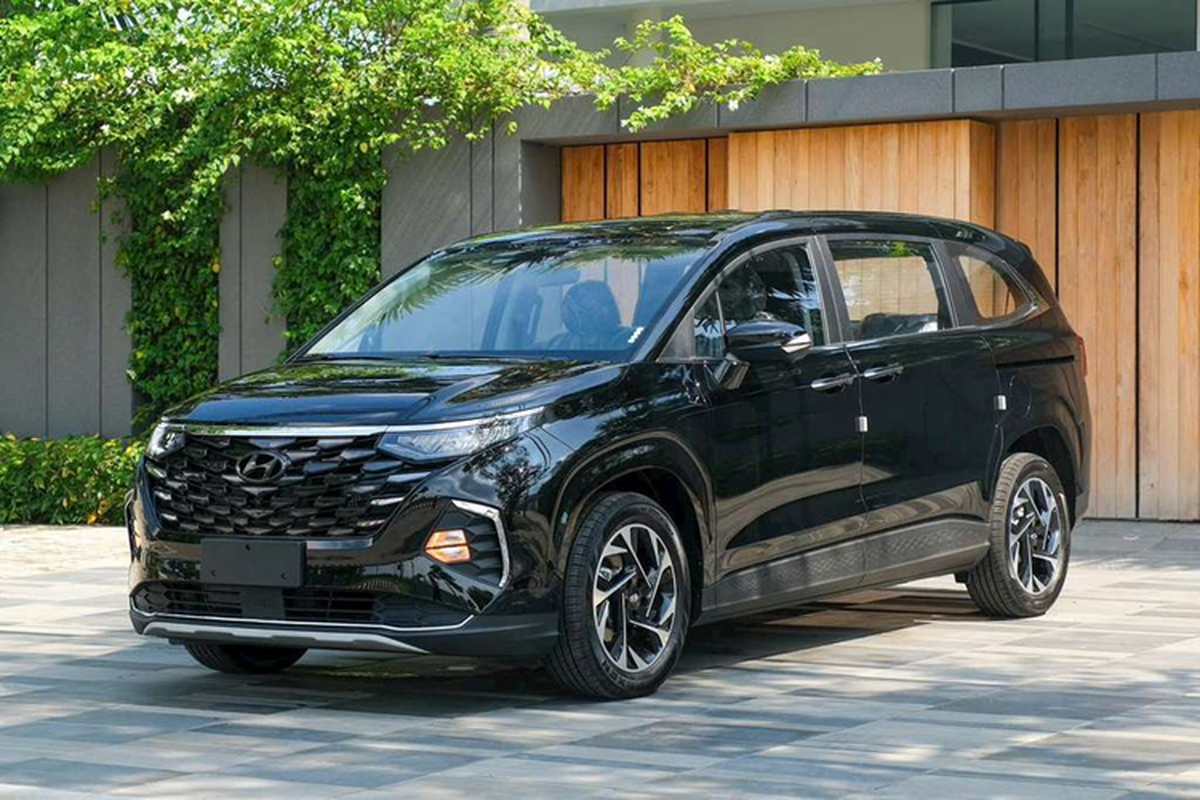 Hyundai Custin đang giảm tới hơn 50 triệu đồng tại đại lý Việt